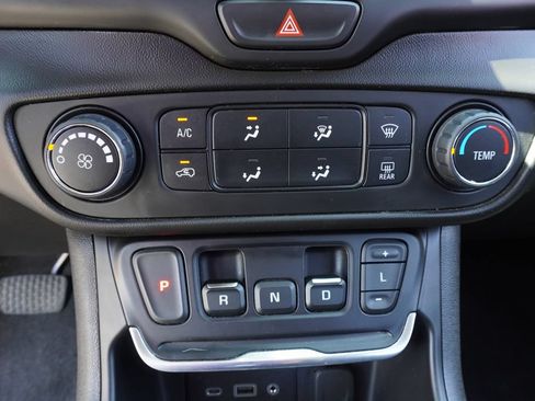 Certified 2020 GMC Terrain SLE w/ Elevation Edition FWD image 18