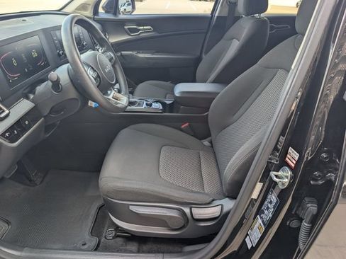 Used 2024 Kia Sportage LX FWD image 8