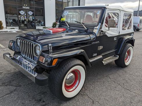 Used 2002 Jeep Wrangler Sahara AWD/4WD image 2