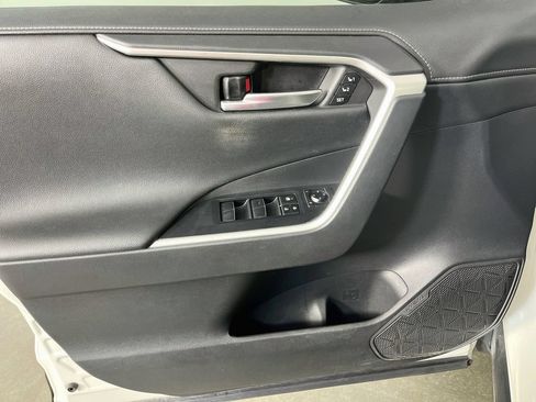 Used 2021 Toyota RAV4 Limited AWD/4WD image 25