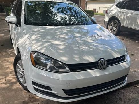 Used 2015 Volkswagen Golf SportWagen FWD image 4