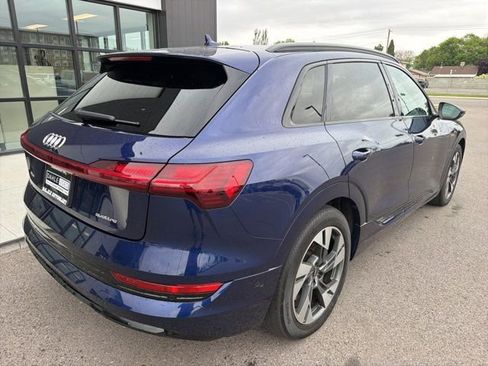 Used 2022 Audi e-tron Premium w/ Convenience Plus Package AWD/4WD image 10