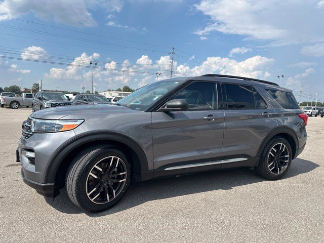 Used 2021 Ford Explorer XLT w/ Equipment Group 202A RWD image 28