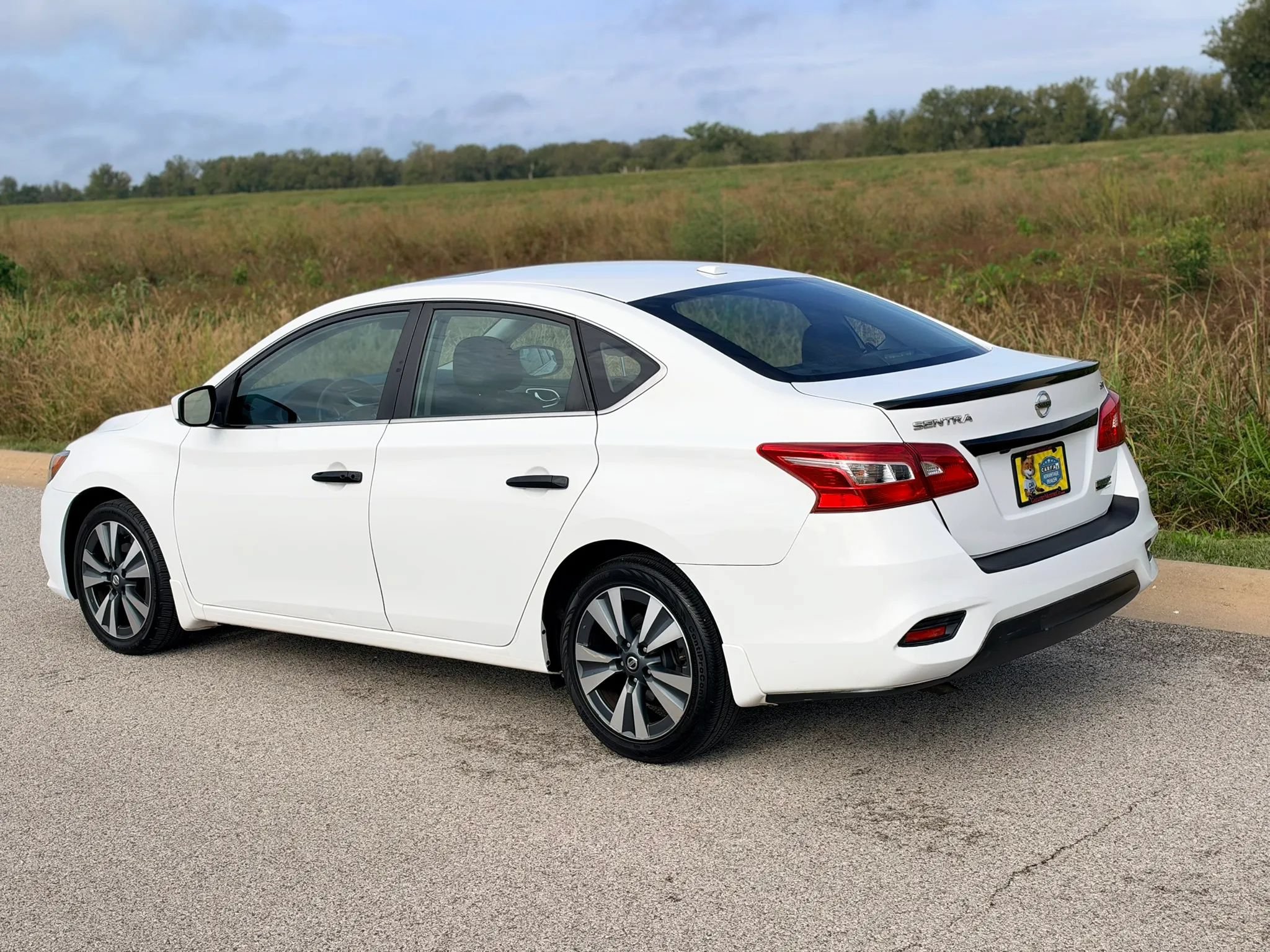 Used 2019 Nissan Sentra SV w/ Special Edition Package FWD image 17