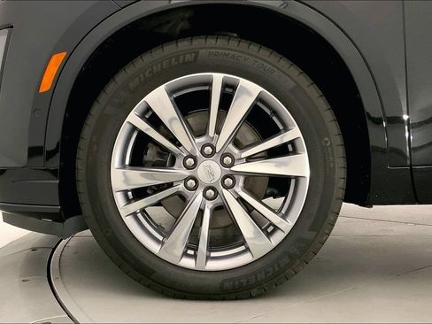 Used 2024 Cadillac XT6 Premium Luxury w/ Technology Package AWD/4WD image 8