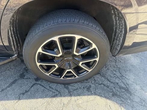 Used 2022 Chevrolet Tahoe RST w/ Luxury Package image 14