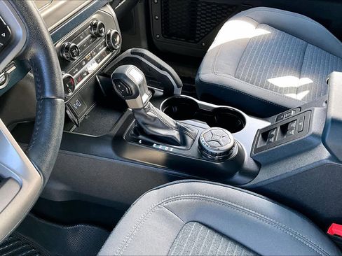 Used 2022 Ford Bronco Outer Banks image 16