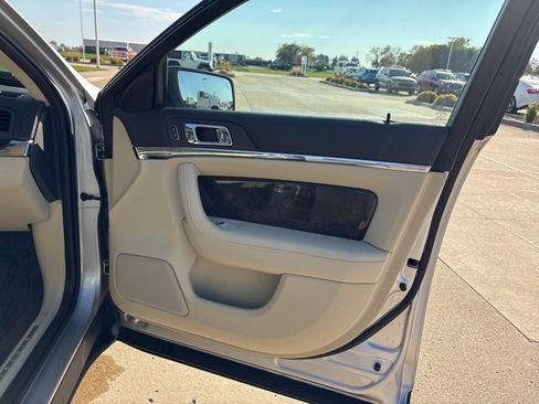 Used 2013 Lincoln MKS AWD image 21