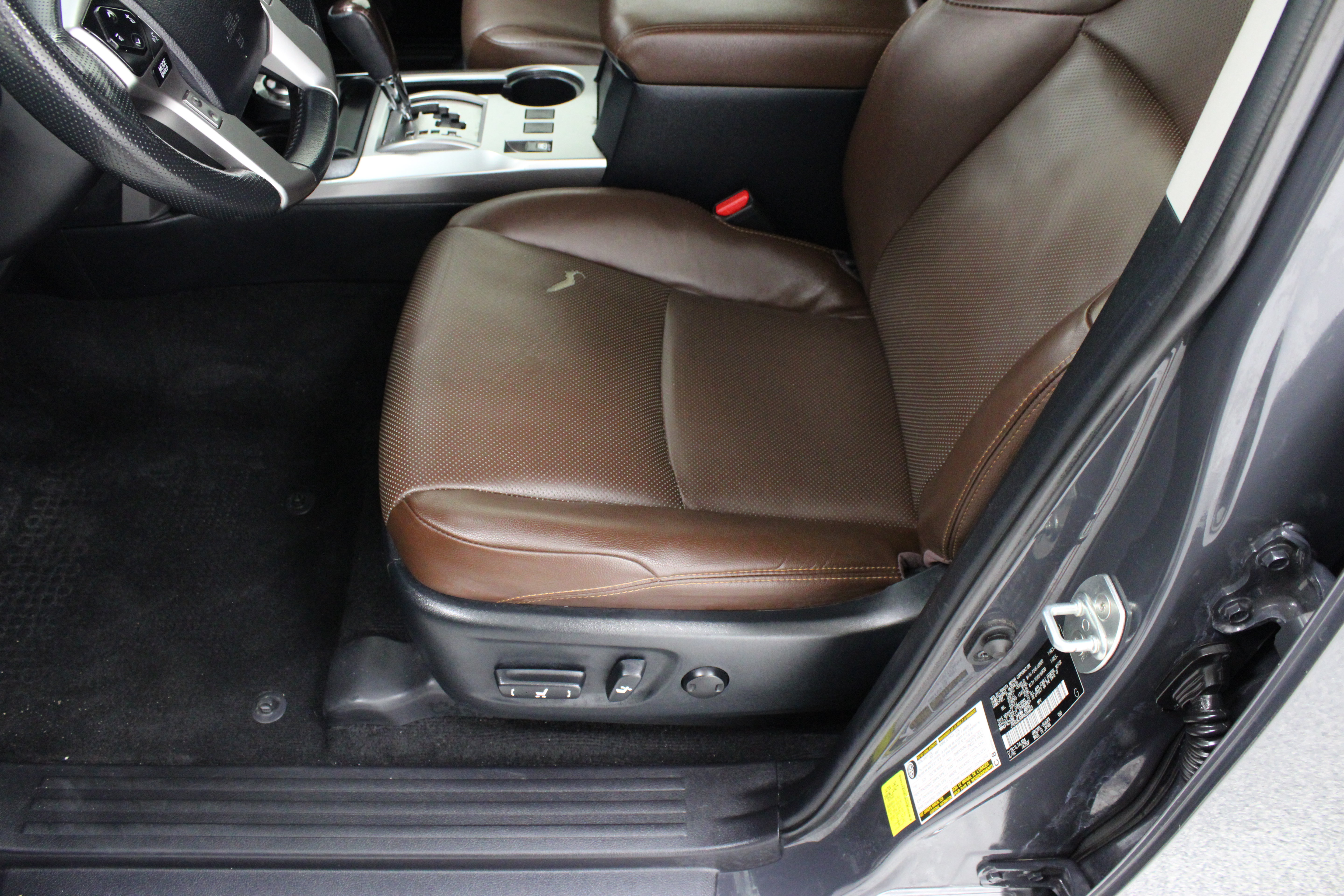 Used 2024 Toyota 4Runner Limited AWD/4WD image 15