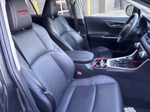 Used 2020 Toyota RAV4 TRD Off-Road image 33