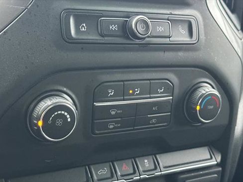 Used 2020 Chevrolet Silverado 2500 Custom w/ Custom Value Package image 18