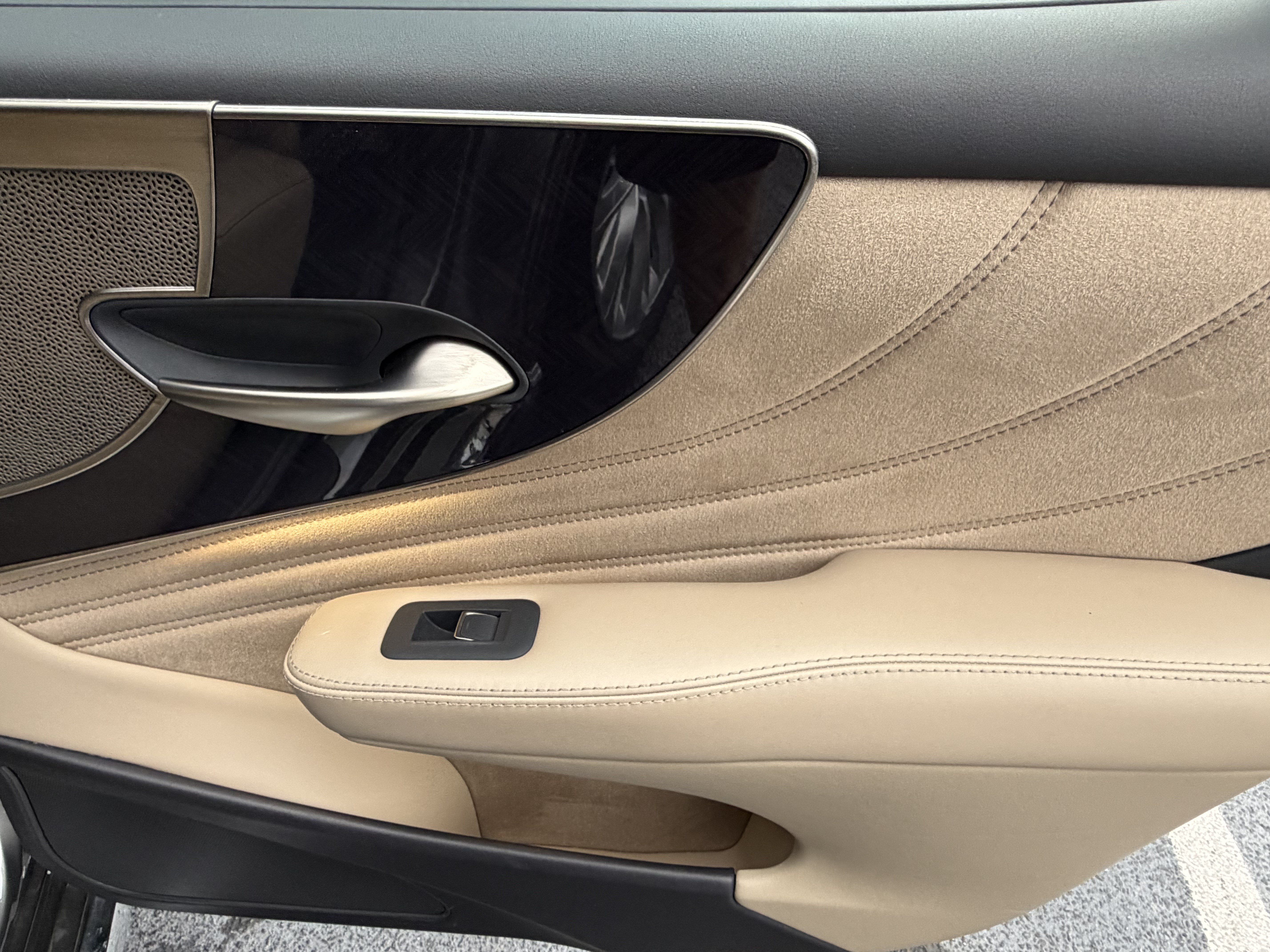 Used 2022 Lexus LS 500 w/ Interior Upgrade Package RWD image 39