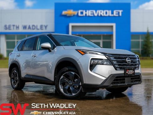 Used 2025 Nissan Rogue SV AWD/4WD image 1