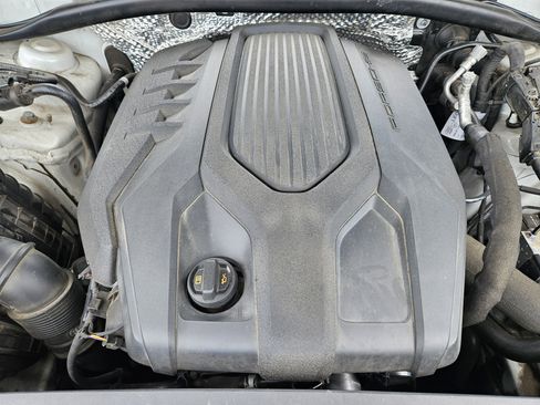 Used 2022 Porsche Macan AWD/4WD image 30