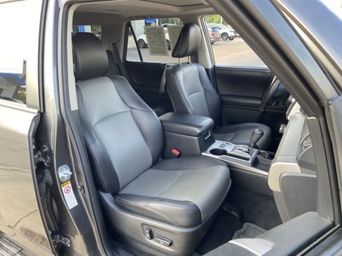 Used 2016 Toyota 4Runner SR5 Premium RWD image 20
