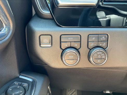 Used 2023 Chevrolet Silverado 1500 LTZ image 32