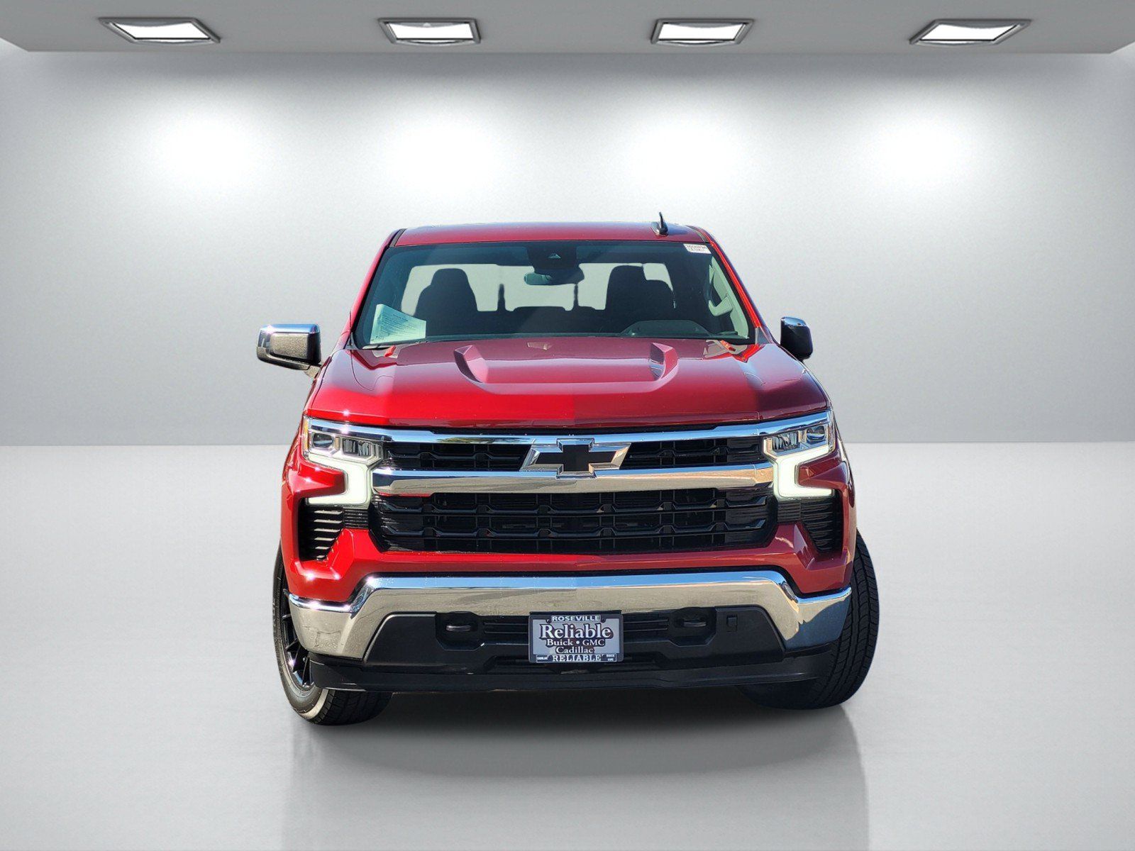 Used 2022 Chevrolet Silverado 1500 LT w/ Leather Package AWD/4WD image 2