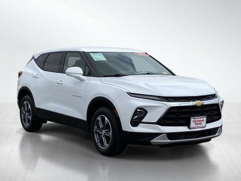 Used 2025 Chevrolet Blazer LT FWD image 12