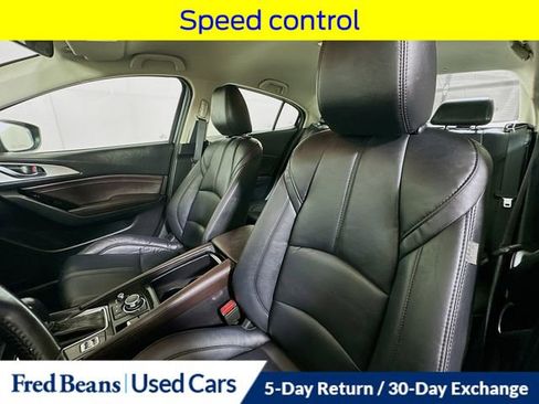Used 2018 MAZDA MAZDA3 Touring FWD image 26