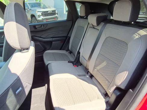 Used 2022 Ford Escape SE w/ SE Sport Appearance Package FWD image 7