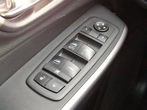 Certified 2019 Jeep Cherokee Limited image 29