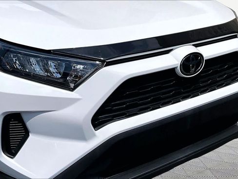 Used 2022 Toyota RAV4 LE FWD image 30
