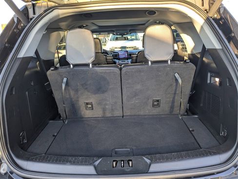 Used 2022 Ford Explorer XLT w/ Equipment Group 202A image 13