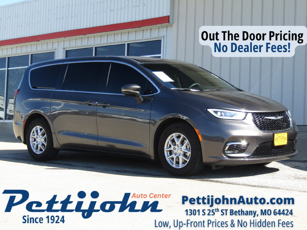 Used 2023 Chrysler Pacifica Touring-L FWD image 1