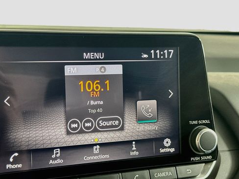 Used 2025 Nissan Rogue SV FWD image 21