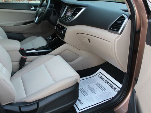Used 2017 Hyundai Tucson Sport image 17