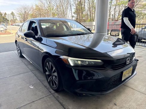 Used 2023 Honda Civic EX image 5