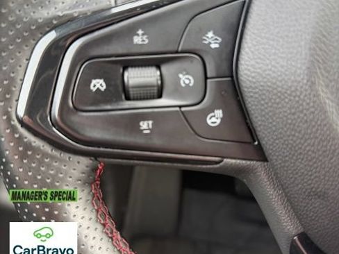 Certified 2024 Chevrolet Trax RS FWD image 17