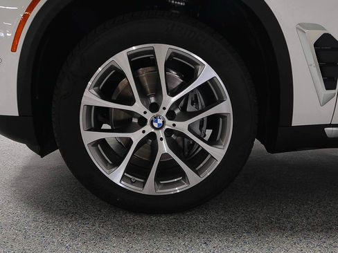 Used 2026 BMW X5 xDrive40i w/ Premium Package AWD/4WD image 5