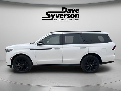 Used 2025 Lincoln Navigator Reserve w/ Jet Appearance Package AWD/4WD image 7