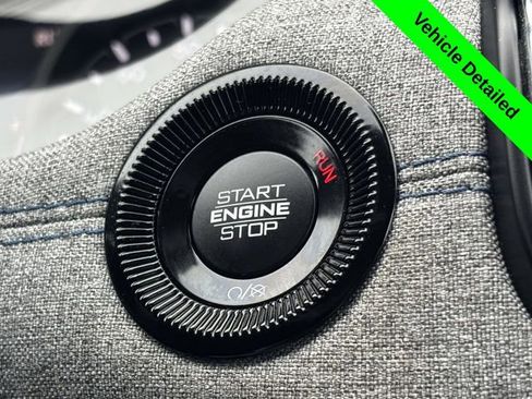 Used 2024 Jeep Compass Latitude image 15