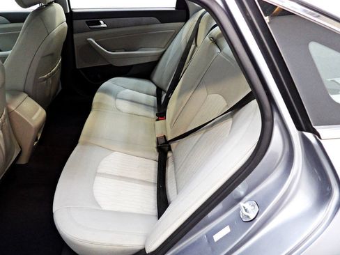 Used 2016 Hyundai Sonata SE FWD image 10