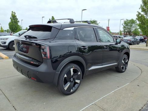 New 2026 Nissan Kicks SR w/ Cold Weather Package AWD/4WD image 8