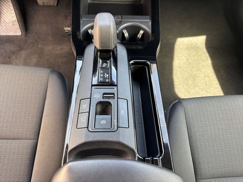 Used 2025 Toyota Prius LE image 41