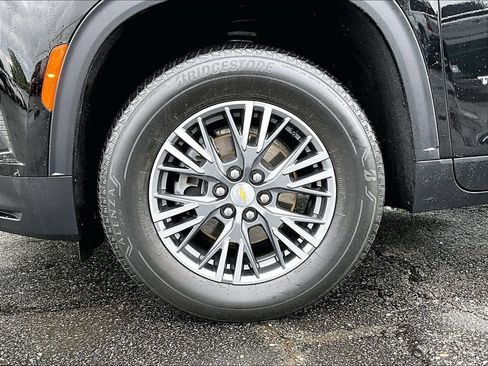 Used 2024 Chevrolet Traverse LT AWD/4WD image 7
