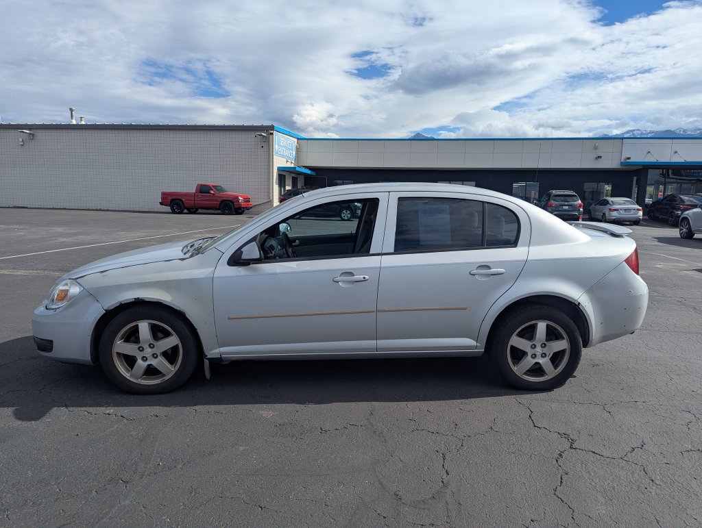 Used 2005 Chevrolet Cobalt LS w/ Preferred Equipment Group FWD image 8
