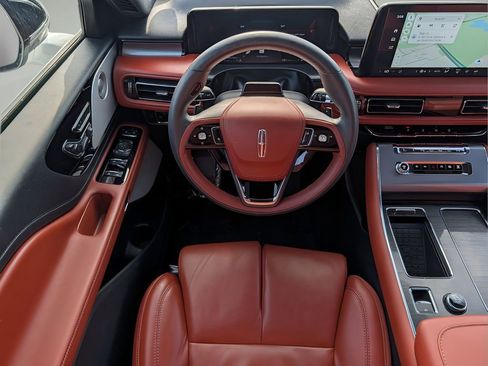 Used 2025 Lincoln Aviator Reserve w/ Equipment Group 201A image 13