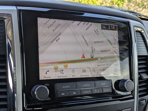 Used 2021 Nissan Titan SV w/ SV Convenience Package image 24