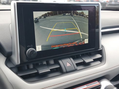 Used 2025 Toyota RAV4 XLE image 30