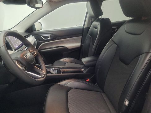 Used 2022 Jeep Compass Latitude AWD/4WD image 17