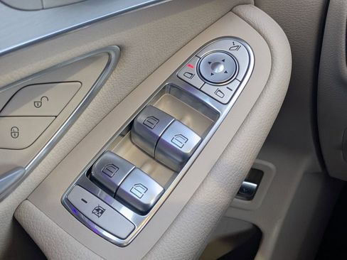 Certified 2022 Mercedes-Benz GLC 300 image 9