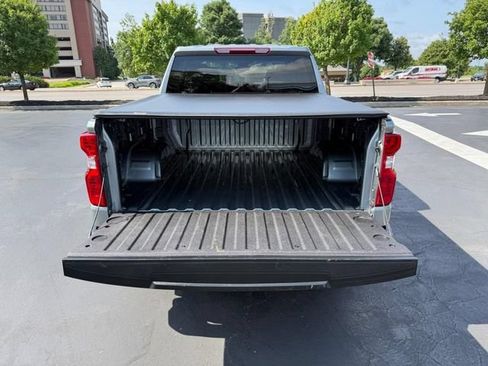 Used 2023 Chevrolet Silverado 1500 LT AWD/4WD image 6