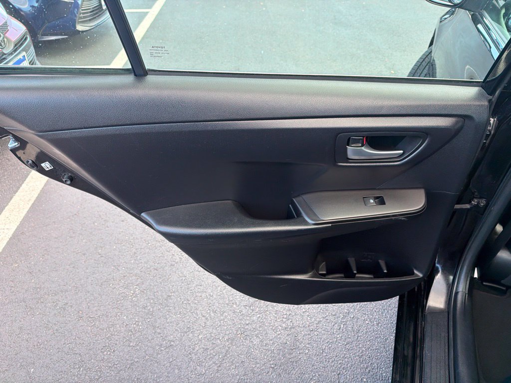 Used 2016 Toyota Camry SE FWD image 15