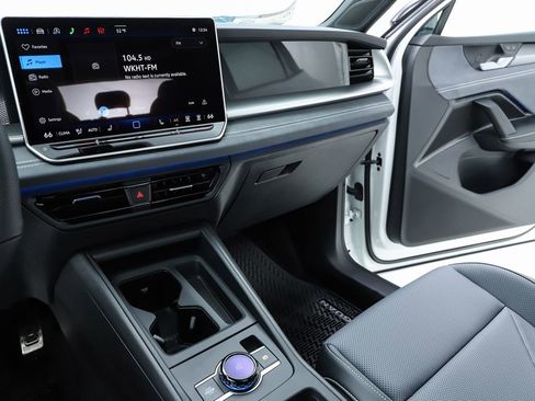 New 2026 Volkswagen Tiguan SE R-Line image 23