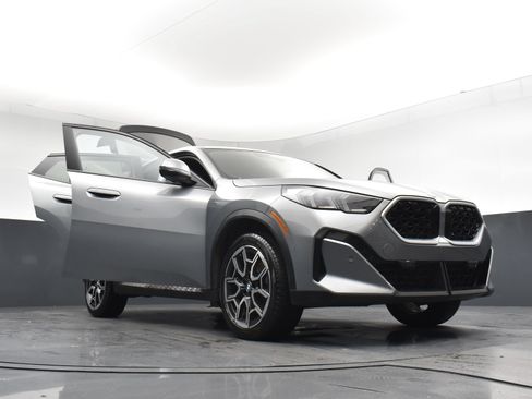 Used 2026 BMW X2 xDrive28i AWD/4WD image 28