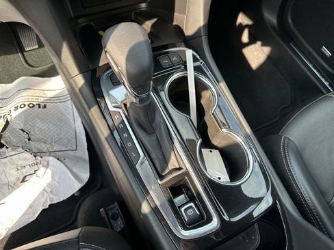 Used 2022 Chevrolet Equinox Premier AWD/4WD image 23
